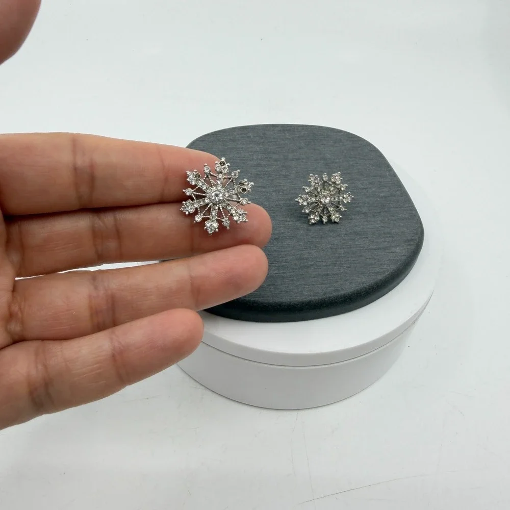 Silver Tone Clear Rhinestone Snowflake Stud Earrings Christmas Celestial Gift